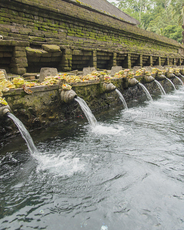 Tirta Empul寺庙，圣池水，印度尼西亚巴厘岛